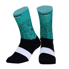 New Fiber Fabric Cycling Socks Professional Comfortable Men Women Bicycle Running Sport Socks Anti Slip Hiking Climbing Socks