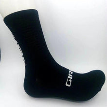 New Fiber Fabric Cycling Socks Professional Comfortable Men Women Bicycle Running Sport Socks Anti Slip Hiking Climbing Socks